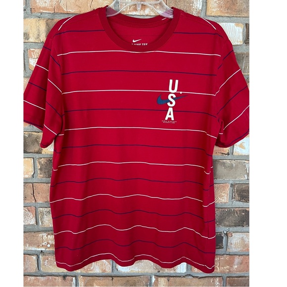 Nike Men’s Crew Neck Red Multicolored Striped Short Sleeve Tee Size Medium - Picture 1 of 5